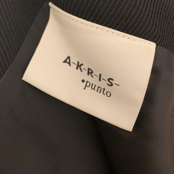 Beautiful Akris black skirt - Picture 4 of 5